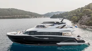 Smooth Operator yacht (Sunseeker, 32m, 2003)